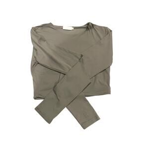 Meshki long sleeved gray cropped top